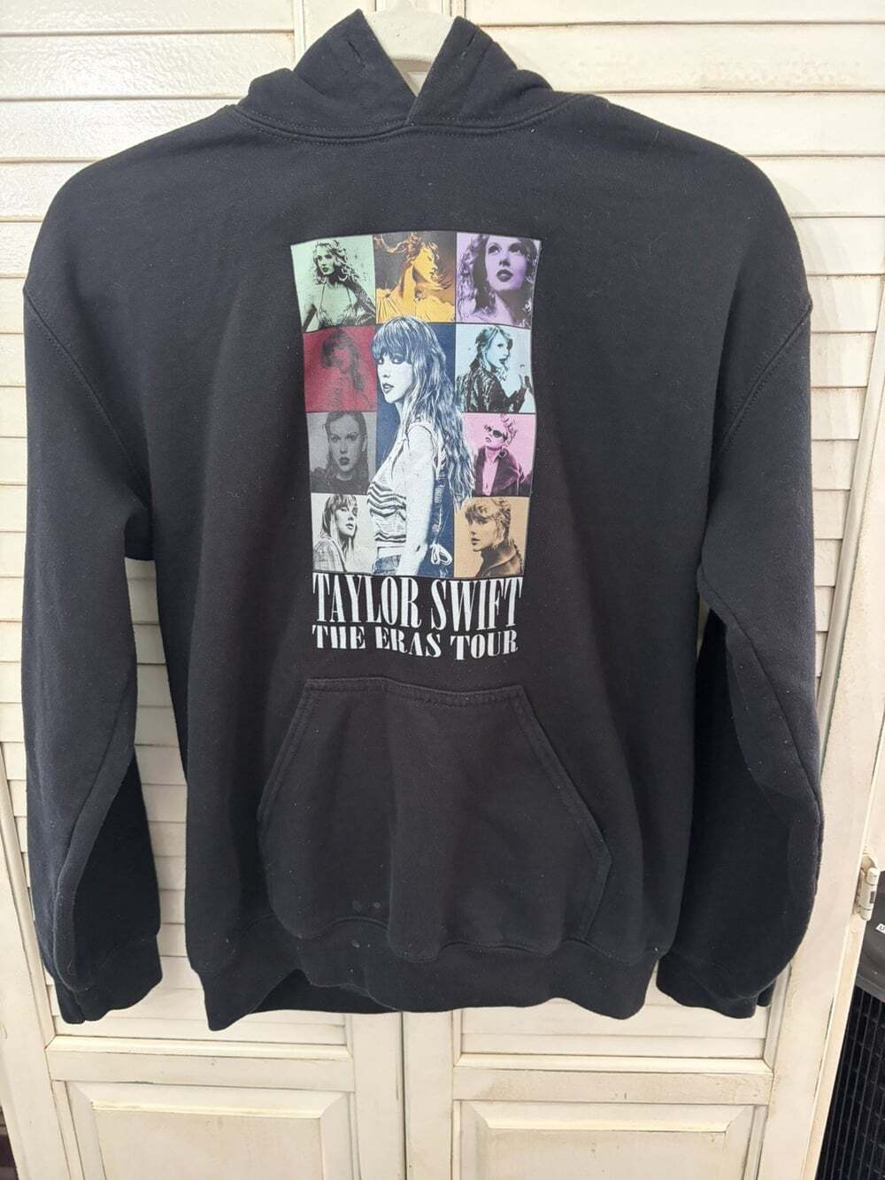 Taylor Swift Eras Tour Black hoodie Small**
